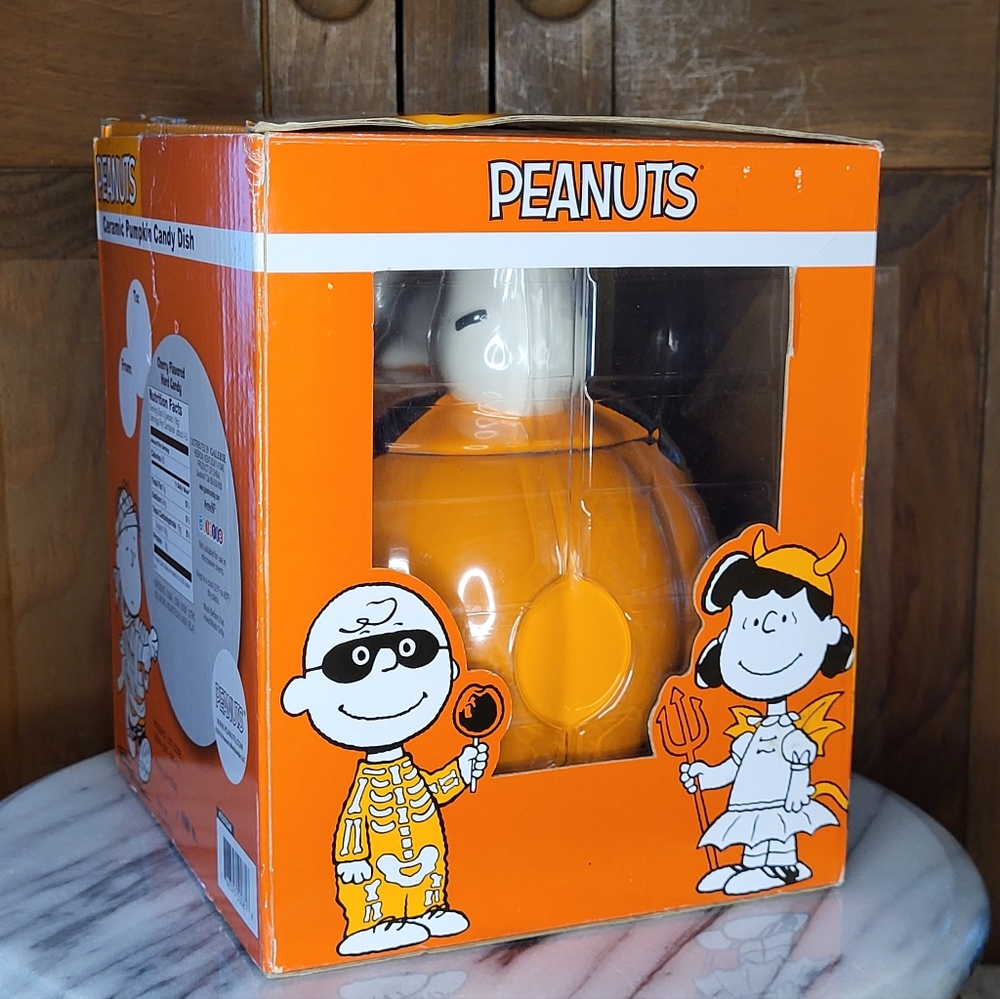 Peanuts Orange Pumpkin Candy Dish with Snoopy - Picture 5 of 11